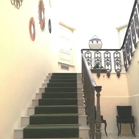 Helios فندق كابري