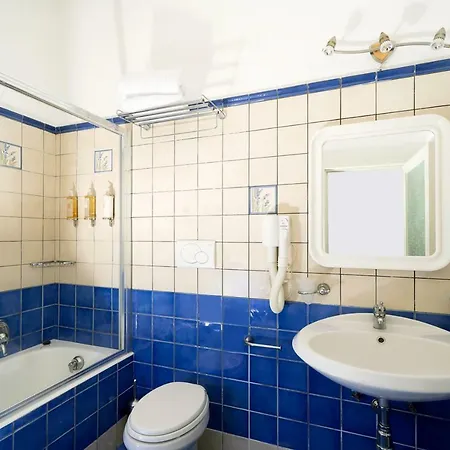 Helios 3* كابري