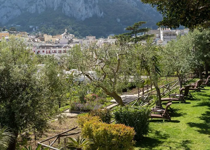 Отель Helios 3*