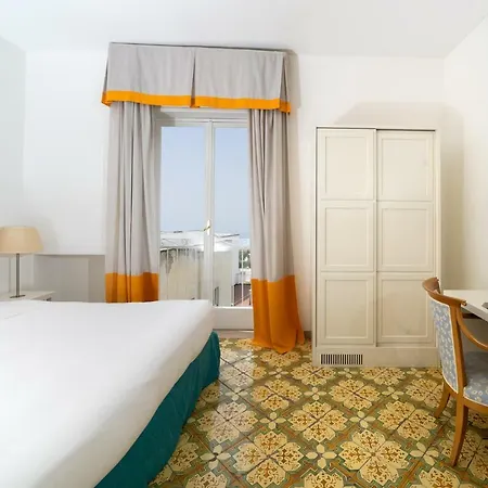 Helios Hotel