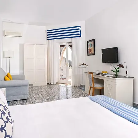 Helios 3* Capri